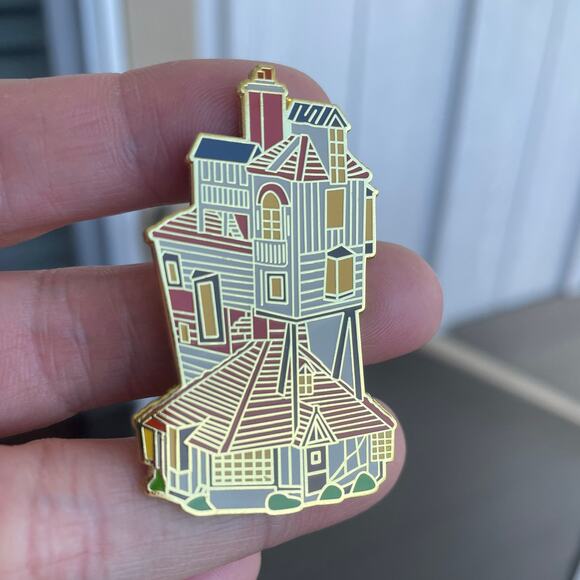 The Burrow Ron Weasley House Harry Potter Hard Enamel Pins 426 - Picture 4 of 4